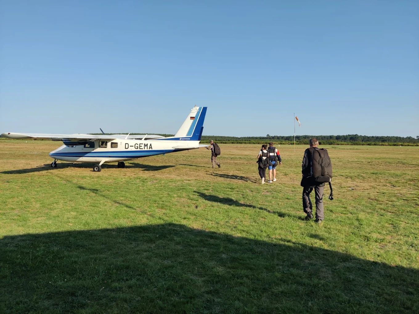 FL140 Parachutisme Saint-Laurent